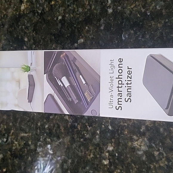 NIB New Zerogerm UltraViolet Light Smartphone Cleaner Built-in USB Charger - Picture 7 of 11